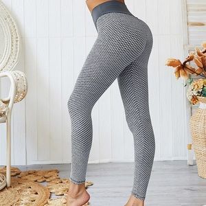 NWT FAMOUS TIK TOK LEGGINGS